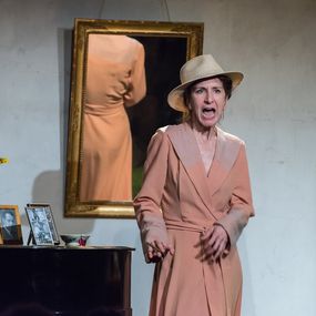 «Alle Lust will Ewigkeit», ein musikalischer Theaterabend mit der Schauspielerin Claudia Hübbecker (Bild: Markus Mosman)