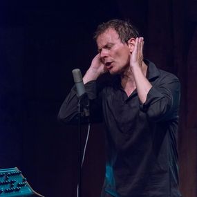 Konzert «Songs from new space mountain» mit dem Stimmakrobaten Christian Zehnder (Bild: Markus Mosman)